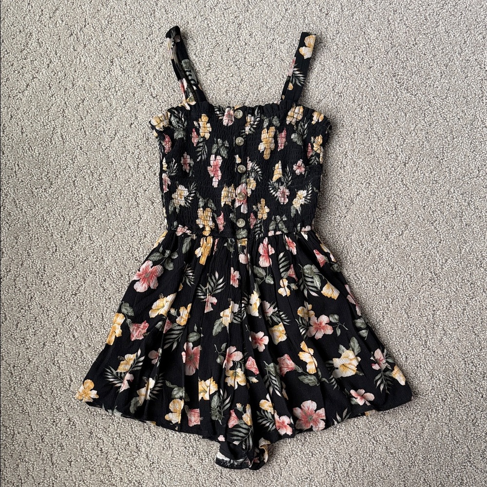 Hollister Black Floral Romper Smocked Bodice Summer One-Piece Junior Size XS